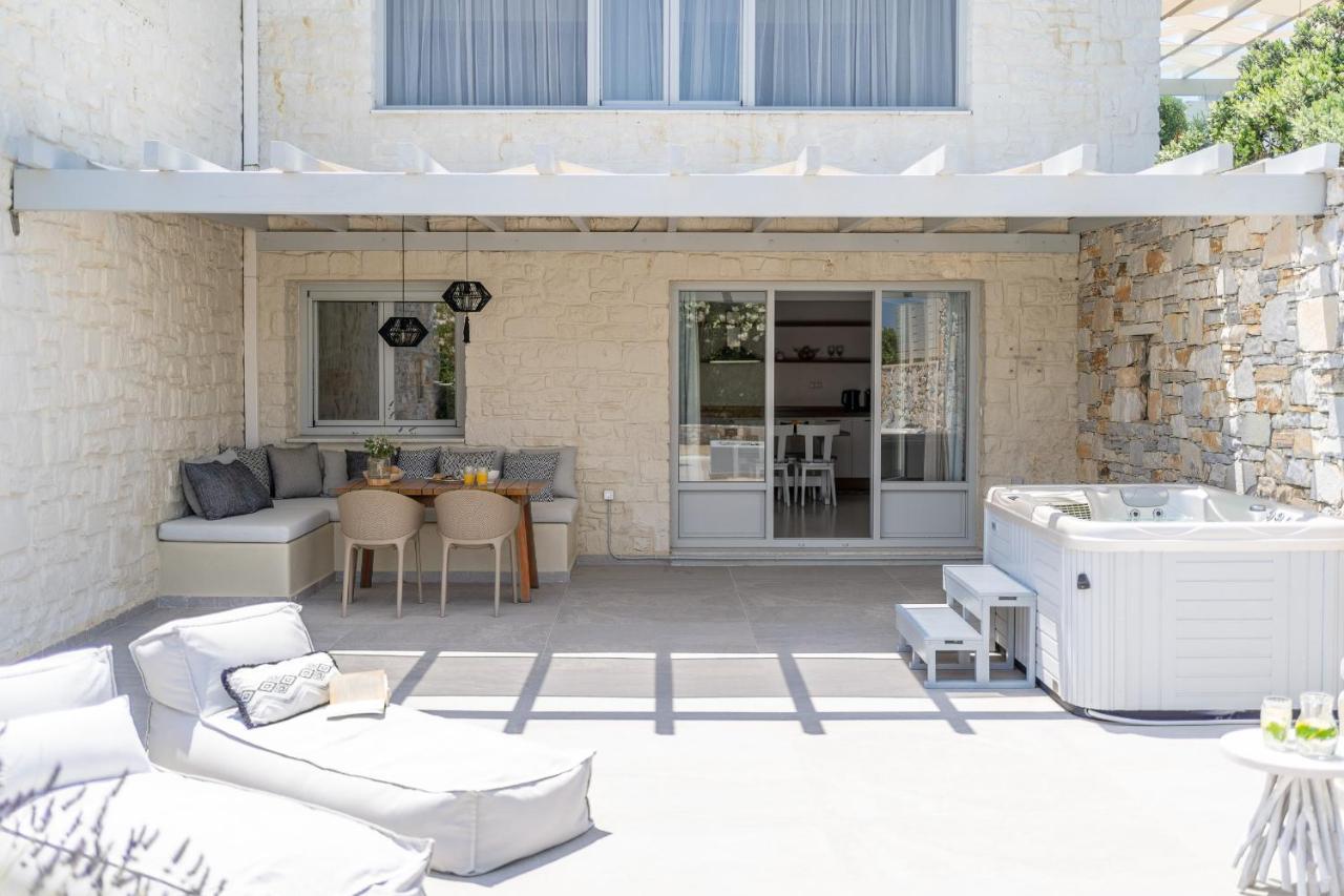 פארוס Ambassador Luxury Villas מראה חיצוני תמונה