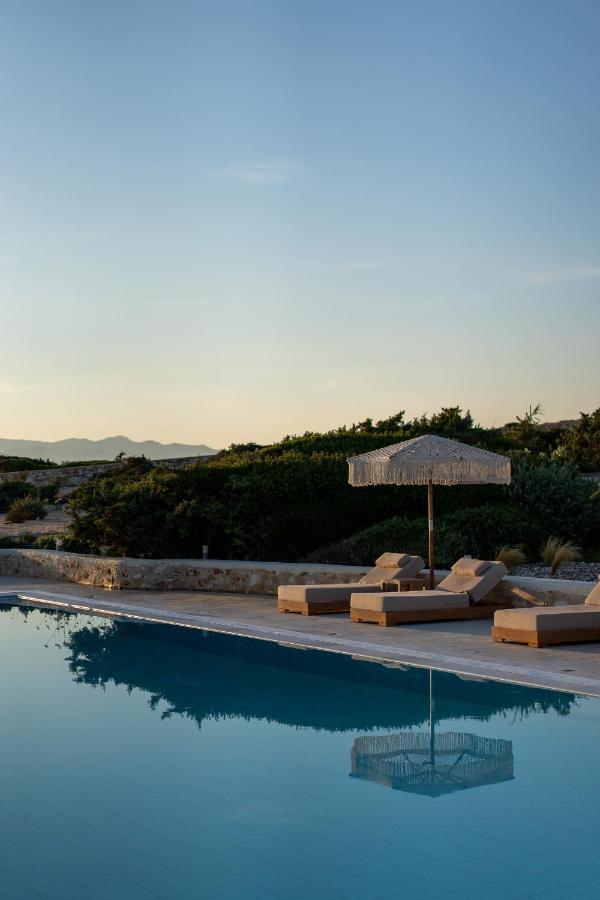 פארוס Ambassador Luxury Villas מראה חיצוני תמונה